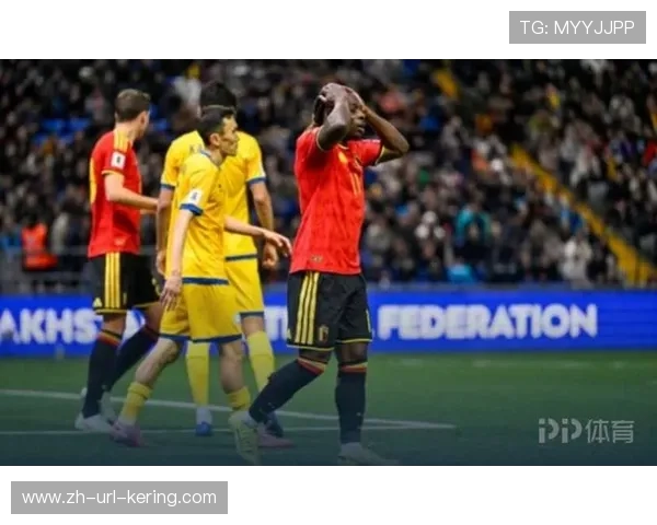 比利时对阵列支敦士登,小球迷冲入场内与德布劳内击掌 比利时对阵列支敦士登,小球迷冲入场内与德布劳内击掌