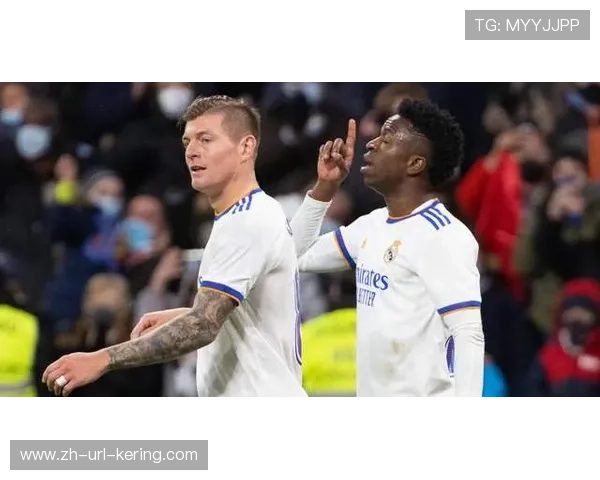 维尼修斯突破造点瞬间,巴西边锋展现过人技巧 维尼修斯突破造点瞬间,巴西边锋展现过人技巧